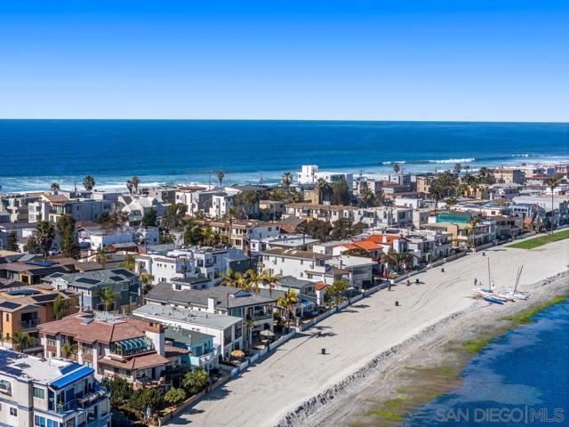 814 Kingston Ct, San Diego CA: https://media.crmls.org/mediaz/450608cd-a131-4a4f-af74-bf3275be81ca.jpg