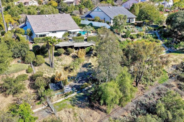 2785 Canyon Oak Pl, Escondido CA: https://media.crmls.org/mediaz/45066bfd-e832-4e86-ab81-f18b201cf93d.jpg