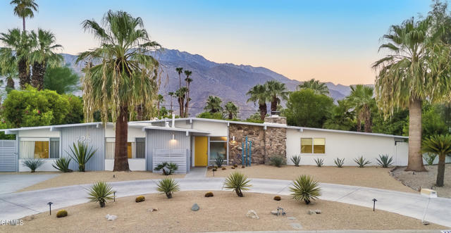 Image 2 for 225 N Orchid Tree Ln, Palm Springs, CA 92262