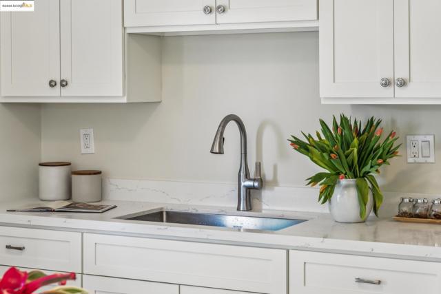 317 Pacific, Alameda CA: https://media.crmls.org/mediaz/45073f7a-a651-40dd-8791-a04214d6fa92.jpg