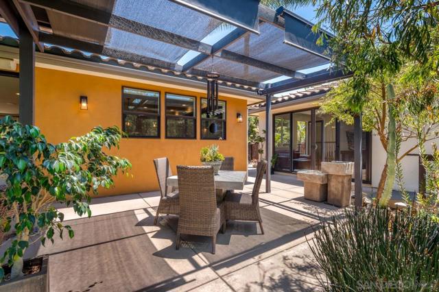 1180 Devonshire Dr, Encinitas CA: https://media.crmls.org/mediaz/45078748-6e4f-426e-b78b-c216c531d246.jpg