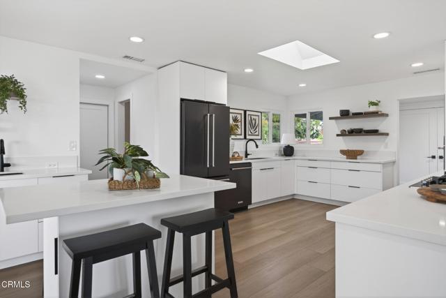 Detail Gallery Image 11 of 61 For 1221 Colina Vt, Ventura,  CA 93003 - 4 Beds | 2/1 Baths