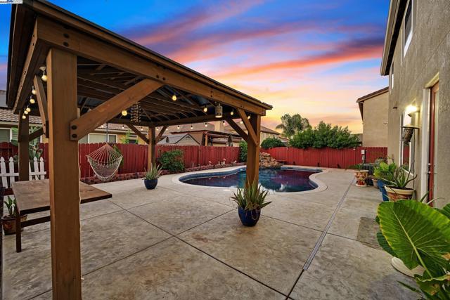 1419 Nubian St, Patterson CA: https://media.crmls.org/mediaz/450804bb-46f5-4253-be59-d4c7b5b0f947.jpg