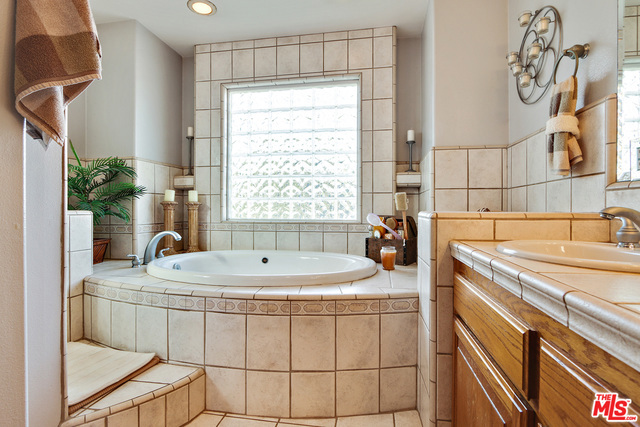 2112 BATAAN Road, Redondo Beach, California 90278, 4 Bedrooms Bedrooms, ,3 BathroomsBathrooms,Residential,Sold,BATAAN,17294780