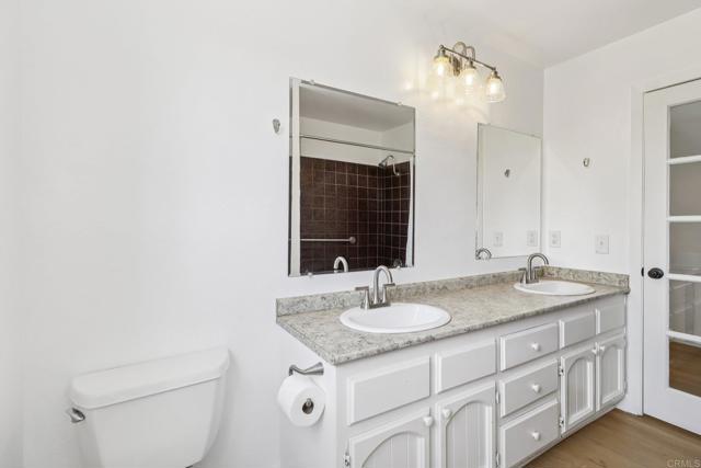 1797 99 Rabbit Hill, Fallbrook CA: https://media.crmls.org/mediaz/4508a3b6-8dd9-4ddd-a82f-5cad0dafd696.jpg