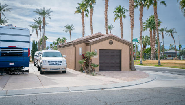 86111 Arrowood Avenue, Coachella CA: https://media.crmls.org/mediaz/4508a757-ceaa-49e5-9b04-070aae69740e.jpg