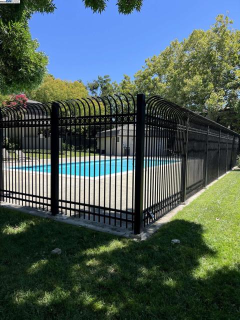 3287 Shadow Park Pl, San Jose CA: https://media.crmls.org/mediaz/4508bab7-3cac-4295-994b-7d87afe07bbc.jpg