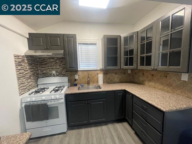 29668 Dixon St, Hayward CA: https://media.crmls.org/mediaz/4508c2e3-8da0-4c35-842f-7d098d44d68e.jpg