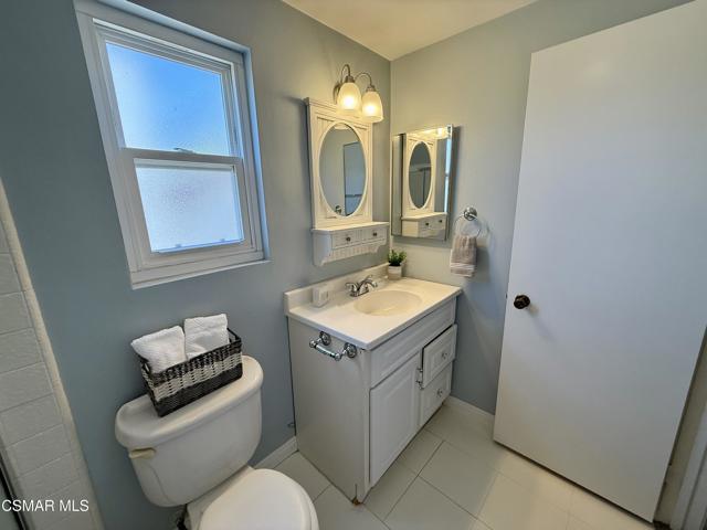 806 San Simeon Drive, Newbury Park CA: https://media.crmls.org/mediaz/4509679f-abd6-45e8-b582-57181e97d724.jpg