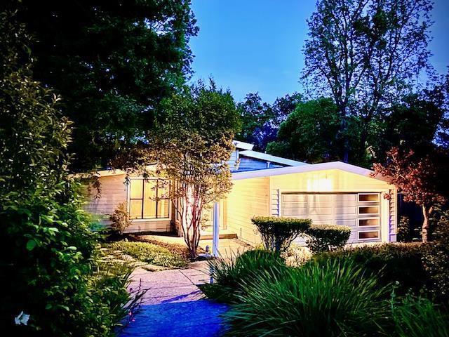 136 Lorie Court, Walnut Creek CA: https://media.crmls.org/mediaz/45097ab1-633f-4023-9820-68e5abe52e40.jpg