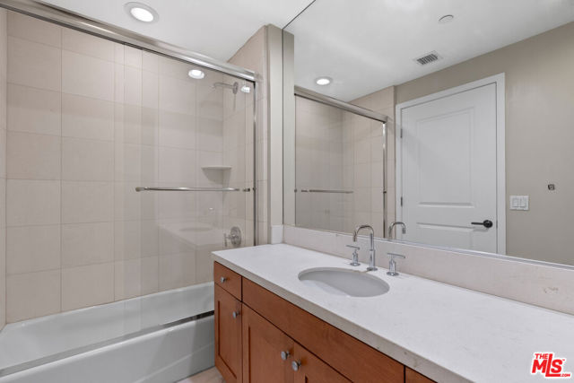 7301 Vista Del Mar, Playa del Rey CA: https://media.crmls.org/mediaz/4509f1fe-52ac-418c-81c0-bf30d4a9153f.jpg