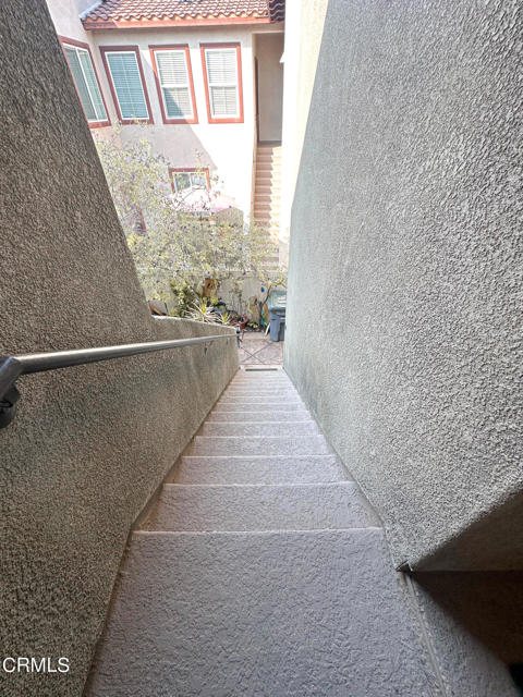 726 Owens River Drive, Oxnard CA: https://media.crmls.org/mediaz/4509f1ff-3b53-44ce-a685-4daed05d9e70.jpg