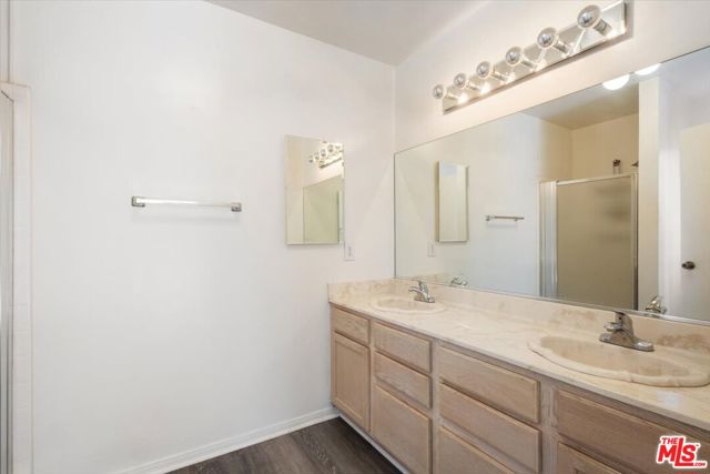 4210 Alcove Avenue, Studio City CA: https://media.crmls.org/mediaz/4509f2ca-ba18-4aeb-b144-58f972a2f73b.jpg