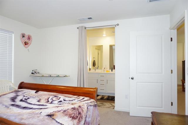 405 Greene Way, Los Banos CA: https://media.crmls.org/mediaz/450aae3f-bdd5-4453-9615-edf6222583b2.jpg