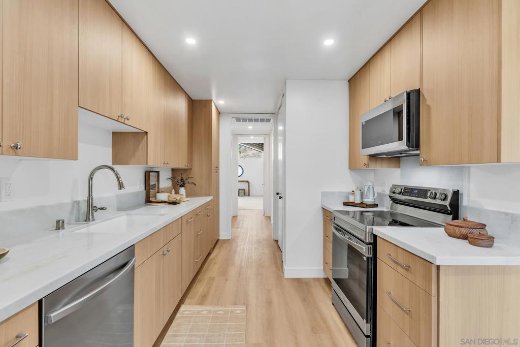 17189 Bernardo Center - photo 11