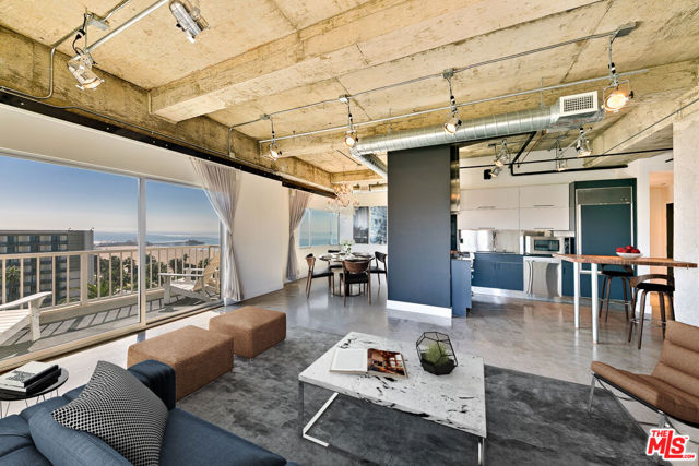 101 California Avenue, Santa Monica CA: https://media.crmls.org/mediaz/450cdf01-d871-47dd-b797-0e7f9a8639c6.jpg
