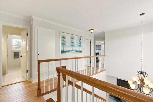 942 Constitution Drive, Foster City CA: https://media.crmls.org/mediaz/450cfb11-b539-4a03-99be-f4126c8e8bf0.jpg