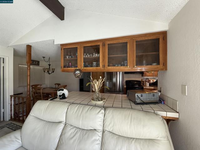 2132 Misty Ct, Pittsburg CA: https://media.crmls.org/mediaz/450d5ff9-4649-4f57-a305-ebd54ca58220.jpg