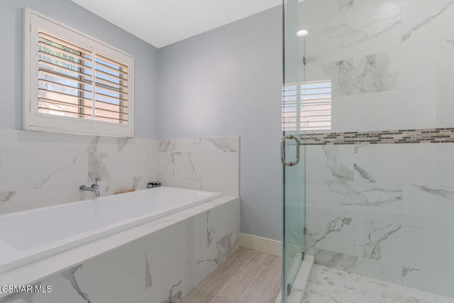 5200 White Oak Avenue, Encino CA: https://media.crmls.org/mediaz/450dc483-ddcc-4bb8-be98-3224f53b6bec.jpg