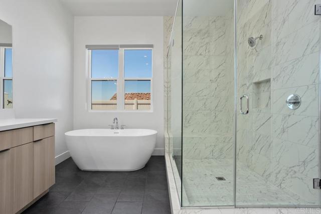 Detail Gallery Image 19 of 39 For 1208 Stonemark Place #MAIN HOUSE,  Vista,  CA 92081 - 6 Beds | 5 Baths