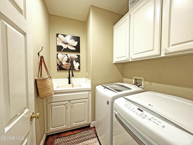 4950 Via Aurora, Newbury Park CA: https://media.crmls.org/mediaz/450ea309-5ce0-4d92-b43a-95abdc6446af.jpg