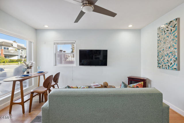 Detail Gallery Image 7 of 55 For 3701 Sunset Ln, Oxnard,  CA 93035 - 4 Beds | 3 Baths