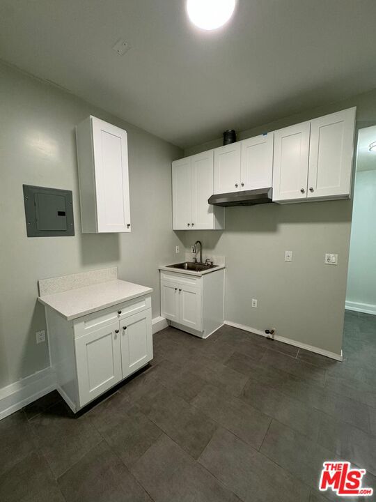8517 Reading Avenue, Los Angeles CA: https://media.crmls.org/mediaz/450efd7c-0493-4433-a2ed-b21e194e9cc6.jpg