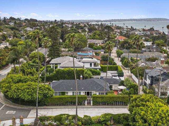 315 Mira Monte, La Jolla CA: https://media.crmls.org/mediaz/450f490a-ffe5-4509-9232-d1aee894dfb2.jpg