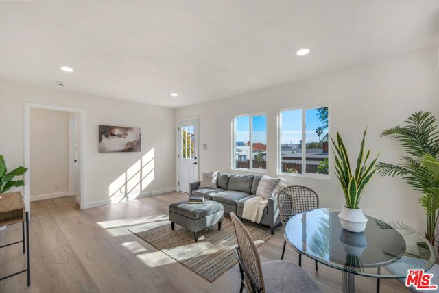 4933 W 20th Street, Los Angeles CA: https://media.crmls.org/mediaz/450f7c86-abe4-40b7-afa8-2be5b1909545.jpg