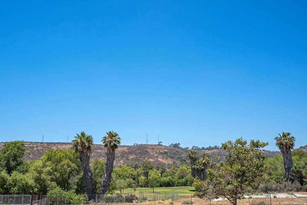 https://media.crmls.org/mediaz/450f82d9-f5e7-42d5-887e-1f9bf7b29b3c.jpg?preset=X-Large