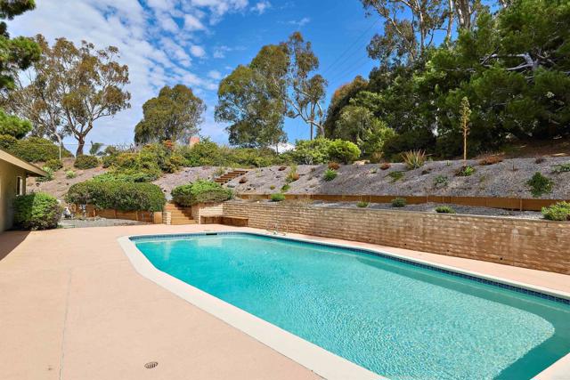 Detail Gallery Image 46 of 61 For 3190 Falcon Dr, Carlsbad,  CA 92008 - 5 Beds | 3 Baths