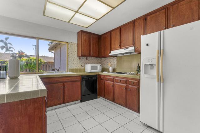 460 Collinwood Court, Santa Clara CA: https://media.crmls.org/mediaz/451047fa-866c-4707-8711-8721042c2339.jpg