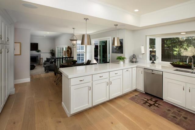 4 Woodleaf Avenue, Redwood City CA: https://media.crmls.org/mediaz/4511aaf5-5bdc-4c54-a94e-09a57c86bb8c.jpg