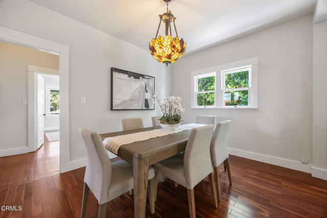975 N Mentor Avenue, Pasadena CA: https://media.crmls.org/mediaz/45121a63-ef85-4a26-9168-eee7bc5d33e4.jpg