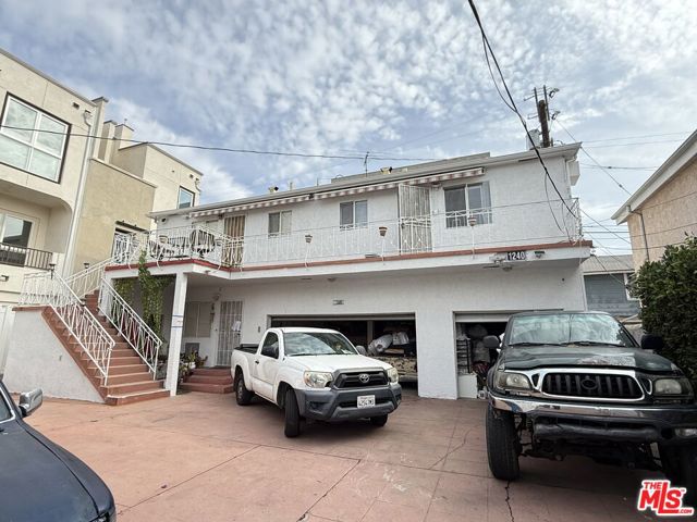 1240 Lodi Place, Los Angeles CA: https://media.crmls.org/mediaz/451239f6-f970-4fe4-a08a-67e9944f093a.jpg