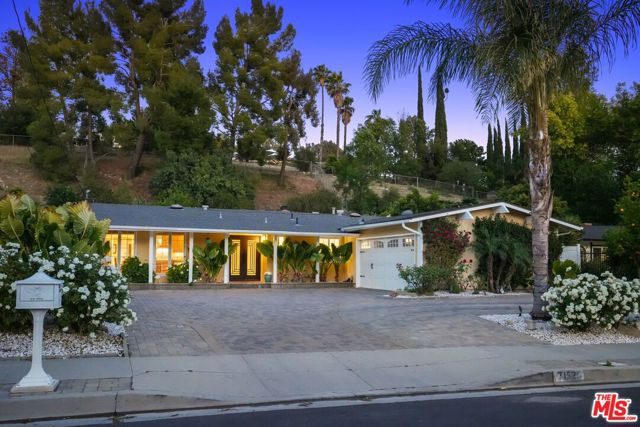 7152 Pomelo Drive, West Hills CA: https://media.crmls.org/mediaz/451279d8-44e6-4341-b361-ed787744dc81.jpg