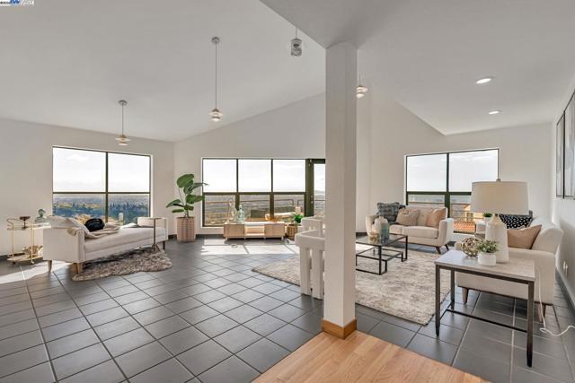 1522 Grand View Drive, Berkeley CA: https://media.crmls.org/mediaz/451285c4-e07d-4c99-9718-e3f2331a0b1d.jpg