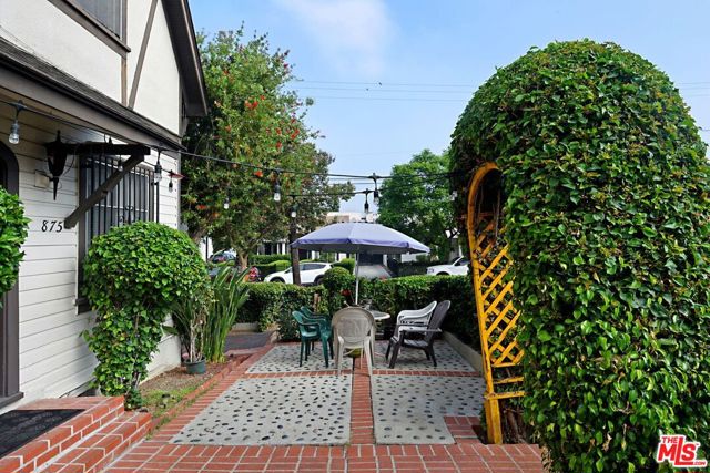 5076 Lemon Grove Avenue, Los Angeles CA: https://media.crmls.org/mediaz/451322fc-0319-48bc-b0cb-5de2ec0ccfd3.jpg