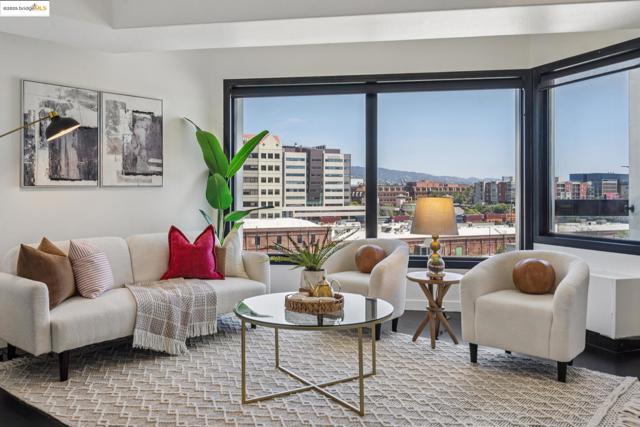 6363 Christie Ave, Emeryville CA: https://media.crmls.org/mediaz/45135369-4f19-4aff-8c2a-896d76c357c8.jpg