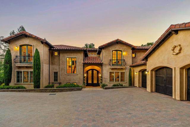 11860 Francemont Drive, Los Altos Hills CA: https://media.crmls.org/mediaz/4513abcc-ad8a-41dc-9170-348557c06b1e.jpg