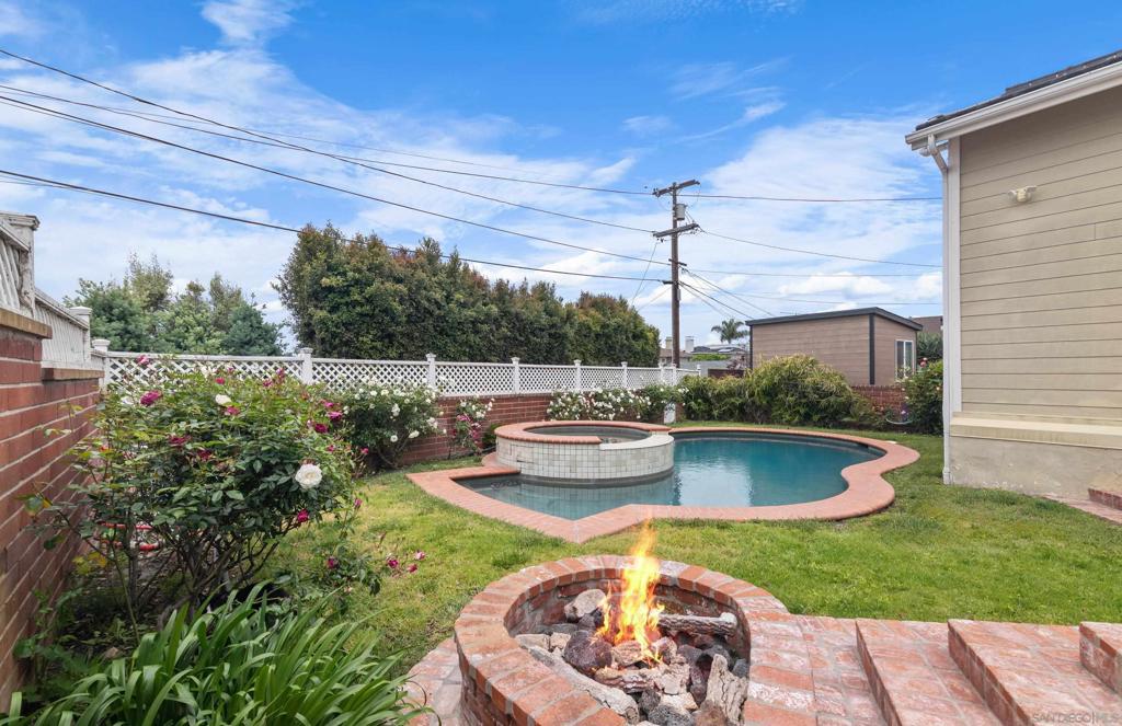 MLS #250027935SD img 11