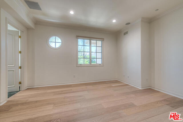 3791 WINFORD Drive, Tarzana CA: https://media.crmls.org/mediaz/45147b94-cae5-48aa-b96f-4e4f43f63beb.jpg