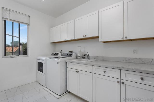 12410 Aria Ct, Poway CA: https://media.crmls.org/mediaz/4514a3e2-7fe5-49c0-99ac-d4ac3b65f9d7.jpg