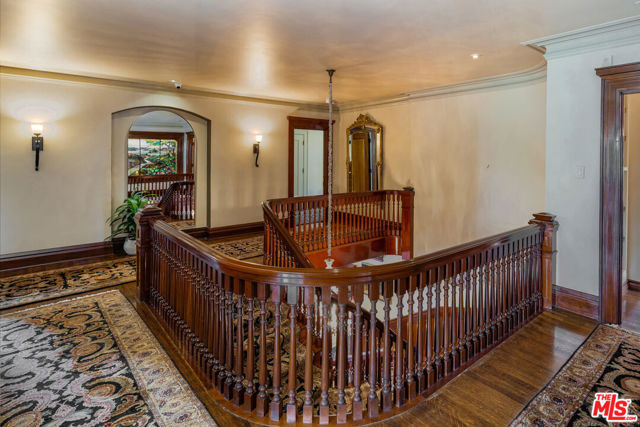 Image 18 of 40 For 401 Windsor Boulevard