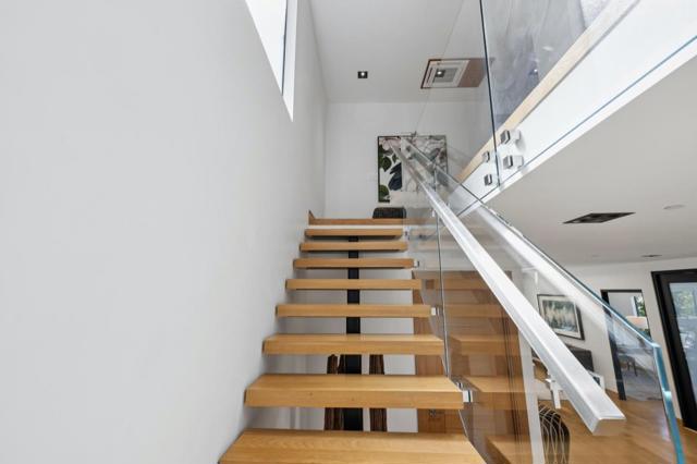 33 Highland Avenue, Burlingame CA: https://media.crmls.org/mediaz/45164bab-93f3-49d0-b6f1-1f38114e3a82.jpg