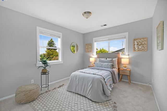 24948 Campus Dr, Hayward CA: https://media.crmls.org/mediaz/451697de-f2f0-4ba5-b691-bb8c59291bc5.jpg