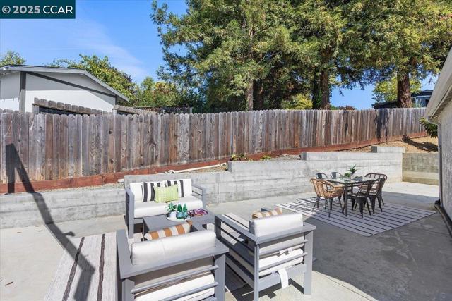 5030 Ray Ave, Castro Valley CA: https://media.crmls.org/mediaz/451710a6-c02b-4d55-b20b-3235d335b471.jpg