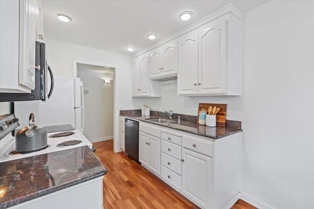 255 S Rengstorff Avenue, Mountain View CA: https://media.crmls.org/mediaz/45177c6f-bde6-485d-970b-702e4afc2832.jpg