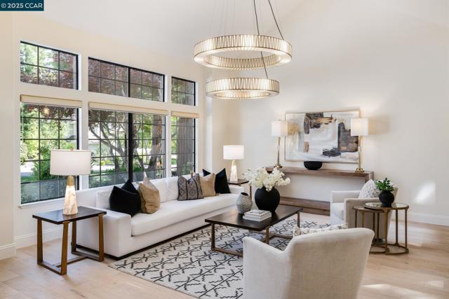 3363 Deer Hollow Drive, Danville CA: https://media.crmls.org/mediaz/4517c72c-22dc-4a30-8ca6-432dce6addfa.jpg