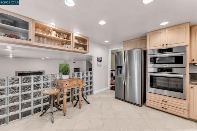 102 Monasterio Ct, San Ramon CA: https://media.crmls.org/mediaz/4517d241-8380-44d4-bde8-5139d172fd6d.jpg